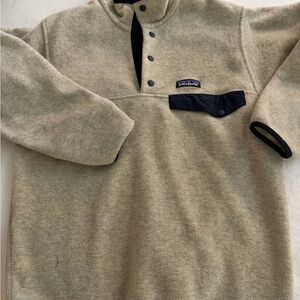 Vintage Patagonia Pullover Fleece in tan/grey color with trim. Excellent cond.